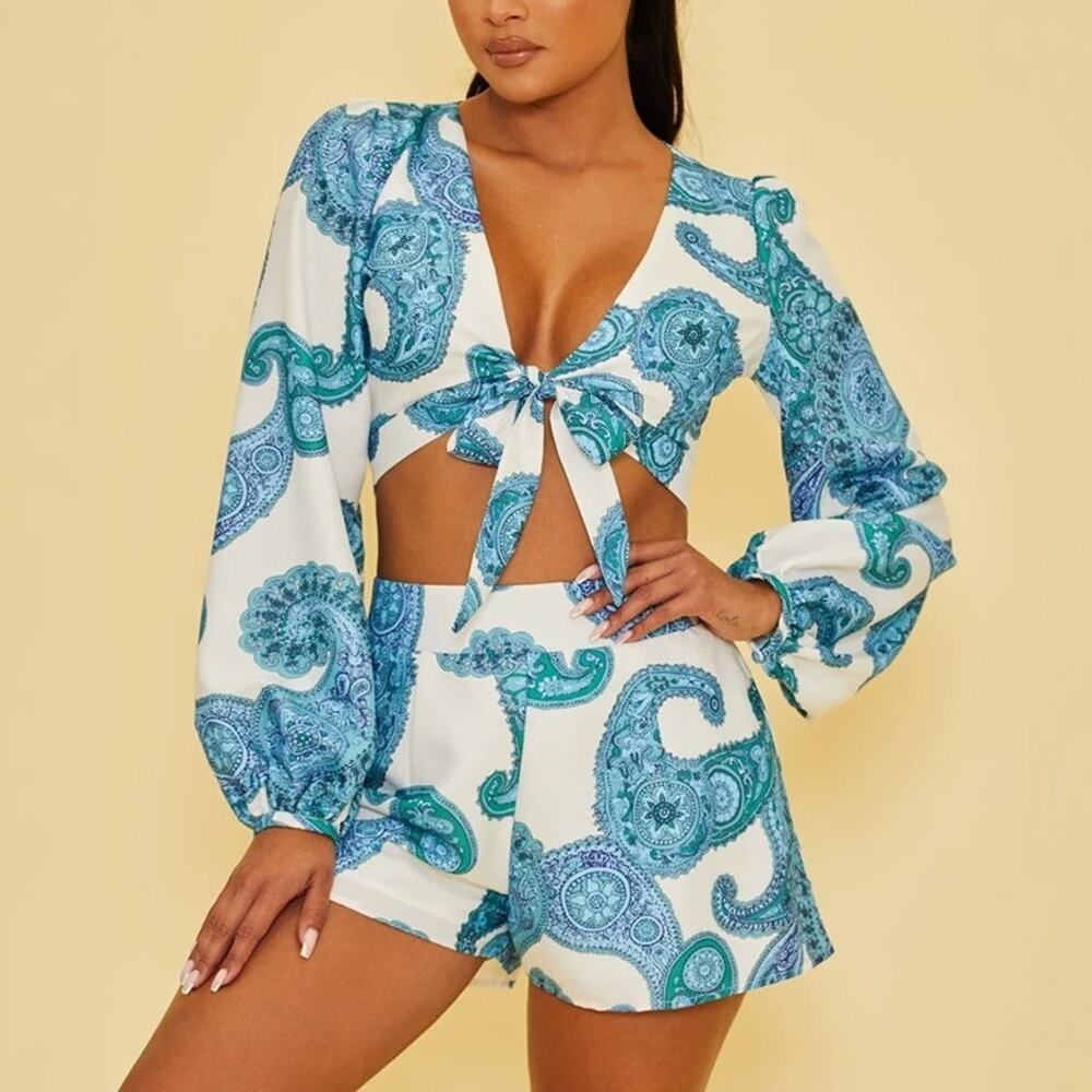 Luxxel White Blue Paisley Baroque Crop Top Shorts Matching Set Size S